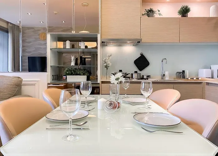 Near Bts - Large 49 Sqm - Pool And Gym Apartment