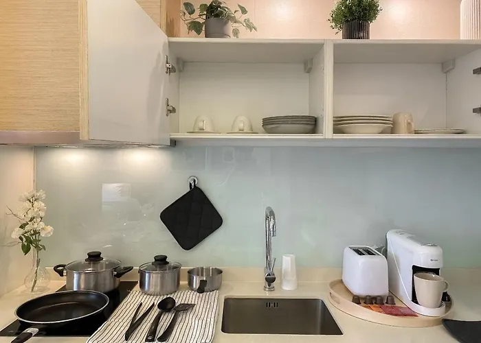Near Bts - Large 49 Sqm - Pool And Gym * Bangkok