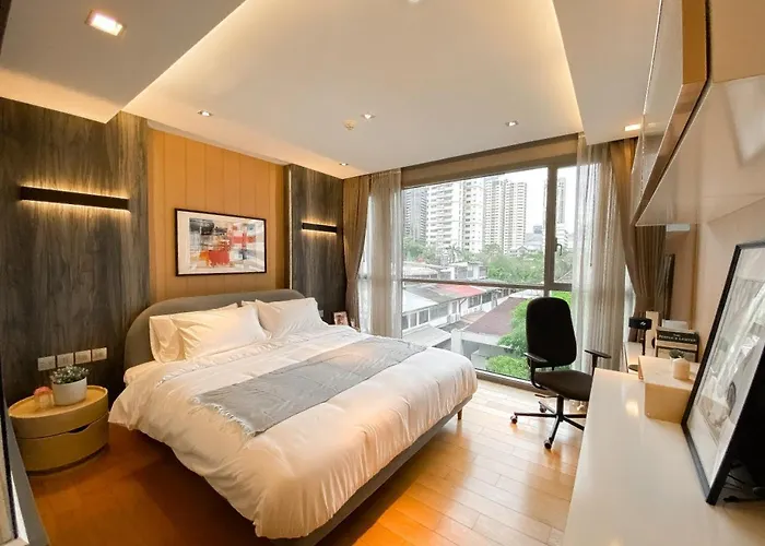 Near Bts - Large 49 Sqm - Pool And Gym Apartment *