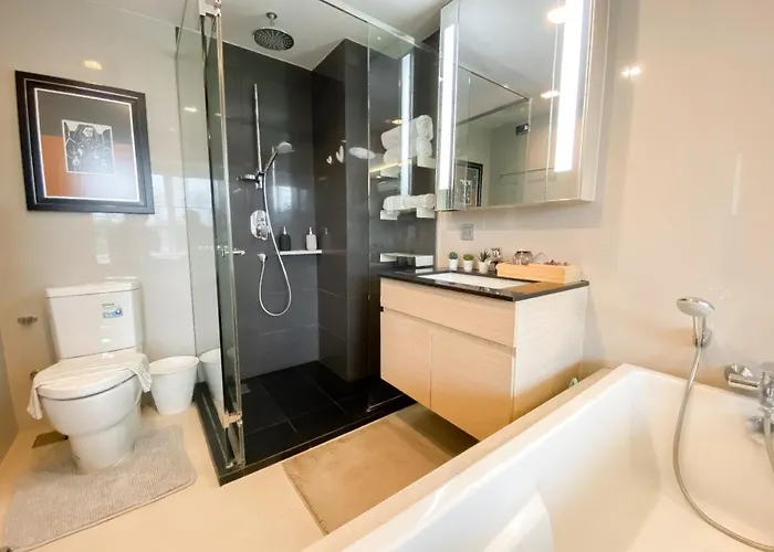 Near Bts - Large 49 Sqm - Pool And Gym *