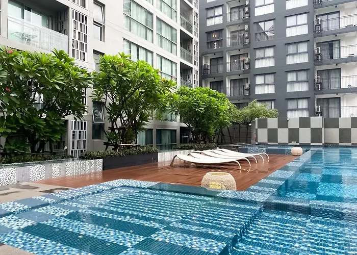Near Bts - Large 49 Sqm - Pool And Gym * Bangkok